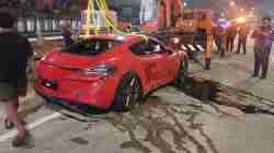 Kecelakaan Tunggal Mobil Sport di Tol Depok-Antasari