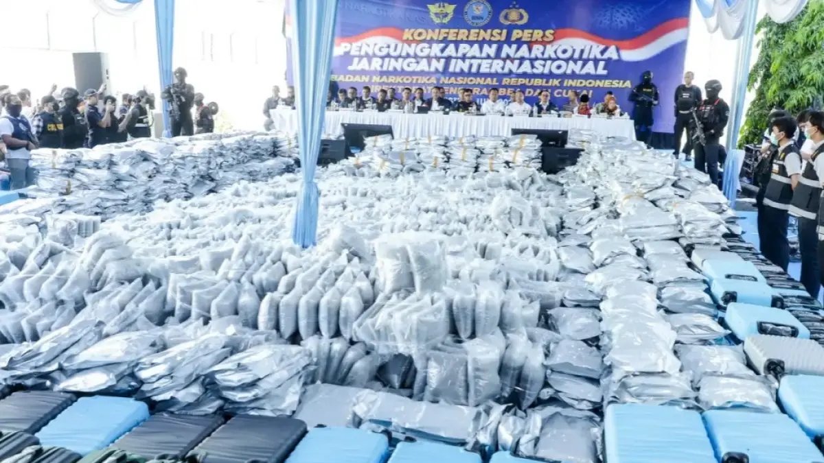 Penangkapan Dua Pria Penyimpan Ganja di Jakarta Barat