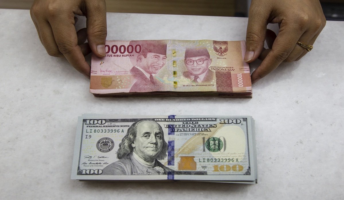 Rupiah Melemah: Dampak Kenaikan Yield Obligasi AS