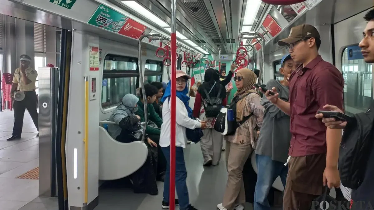 Antusiasme Warga Uji Coba Rute LRT Jakarta Menjelang Akhir Tarif Promo