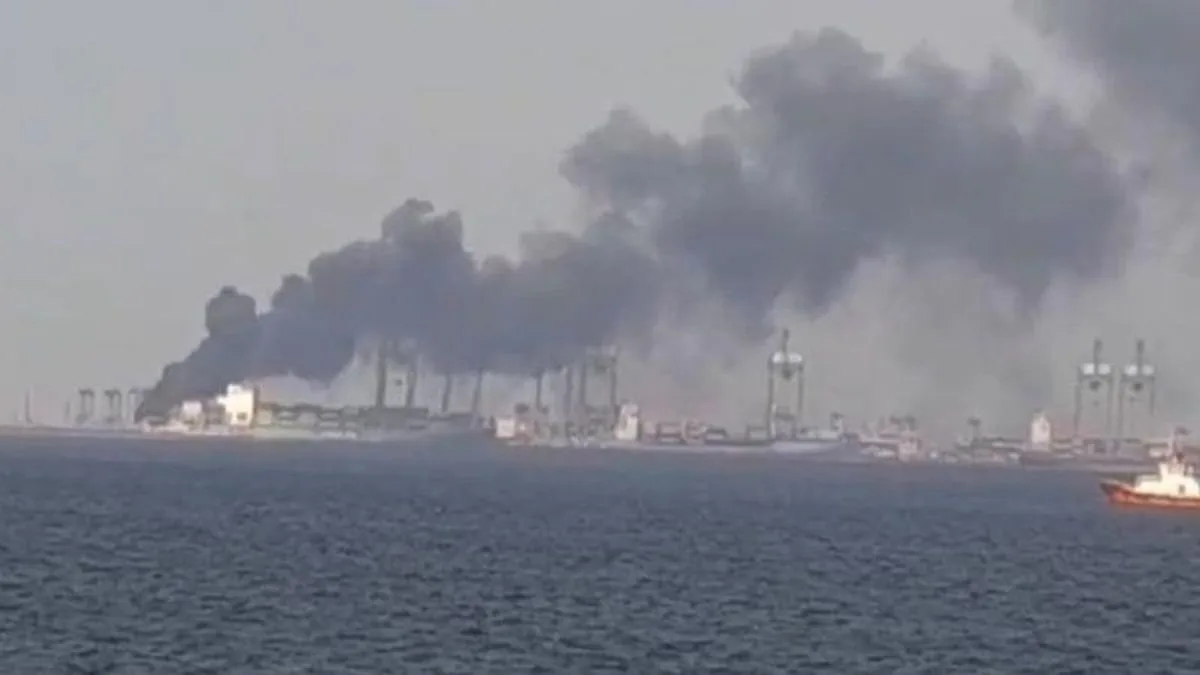 Penyelidikan Kebakaran di Terminal Priok: Satu Unit Kontainer dan 51 Tank Terbakar Penyelidikan Kebakaran di Terminal Priok: Satu Unit Kontainer dan 51 Tank Terbakar