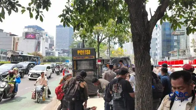 Demo Buruh Siap Digelar, Polisi Jaga Ketat di Jakarta