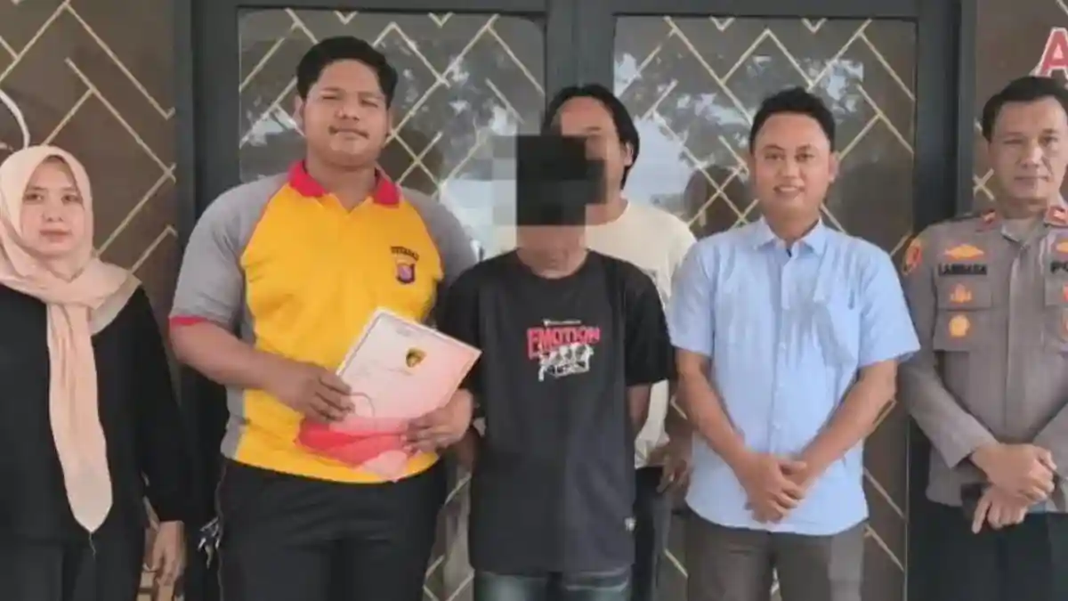 Penyerahan Diri Tersangka Kasus Kejahatan Seksual di Serang