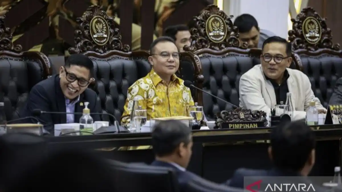 Penundaan Pertemuan DPR dengan Partai Nonparlemen dan Implikasinya