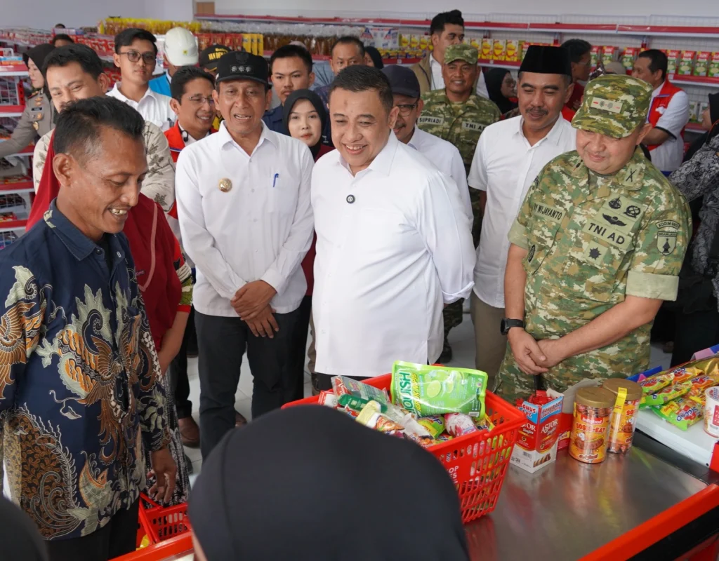 Perkuat Ekonomi Kerakyatan, Dandim Bojonegoro bersama Forkopimda dampingi Kunker KemenPAN-RB Tinjau KDKMP