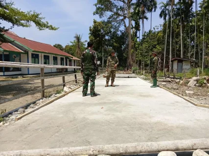 Dansatgas TMMD Ke-130 Tinjau Hasil Pekerjaan Jalan, Pastikan Kualitas Sesuai Harapan Masyarakat