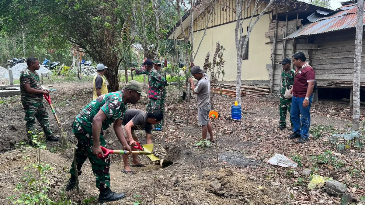 Penuh Kepedulian, Satgas TMMD Bangun Rumah Warga Kampung Yamboi
