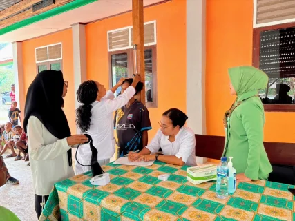 Persit Kodim Mansel Dan Puskesmas Nuhuwei Bersinergi, Jaga Kesehatan Warga Kampung Nuhuwei