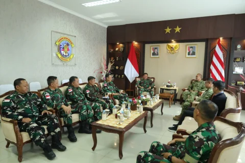 Kodaeral XIII Terima Kunjungan Kerja Waka Pusinformar TNI
