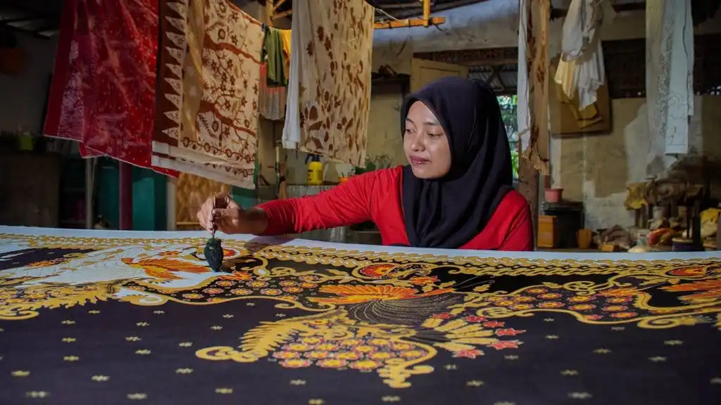 Merayakan Hari Batik Nasional 2026: Kreasi Twibbon Menarik untuk Masyarakat