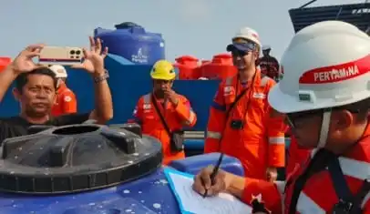 PHE OSES Bantu Warga Pulau Kelapa Hadapi Kekeringan dengan 13.000 Liter Air Bersih