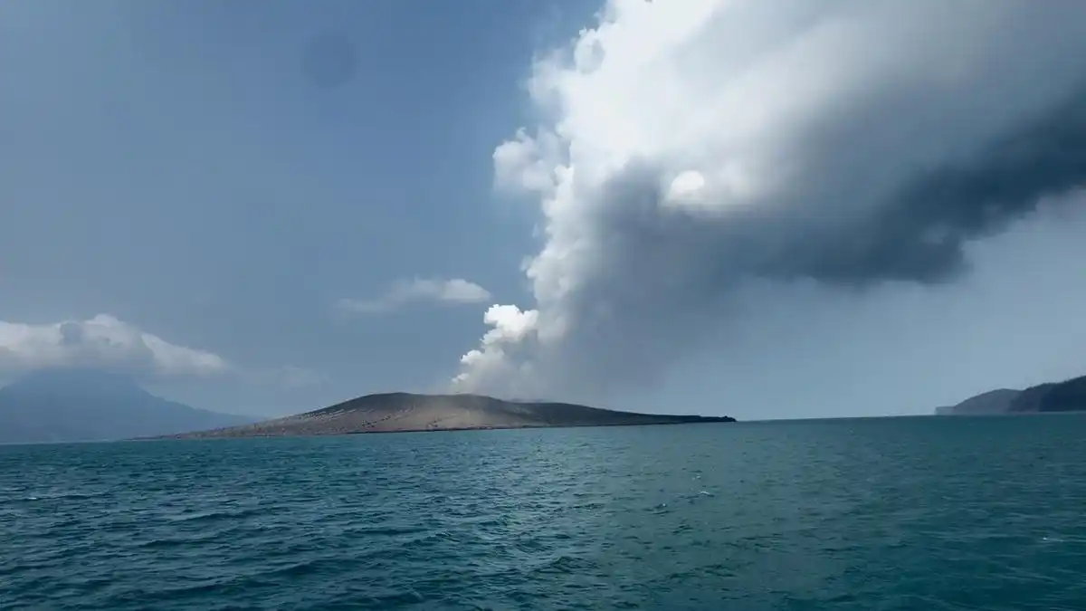 Aktivitas Seismik Anak Krakatau Meningkat, Warga Diminta Menjauh dari Kawasan Rawan