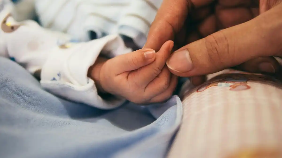 Bayi Alena Meninggal Setelah Dirawat, Dugaan Pemberian Telur Mentah Disorot