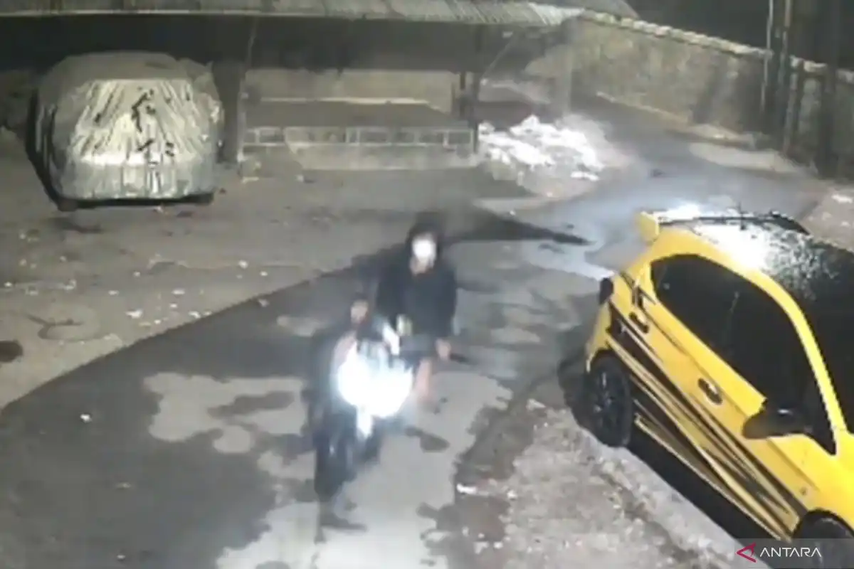 Motor Honda Vario Raib dalam Hitungan Detik di Cililitan, Aksi Terekam CCTV