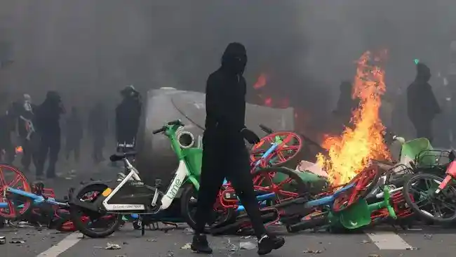 Jam Malam Diberlakukan di Sejumlah Wilayah Prancis Usai Kerusuhan