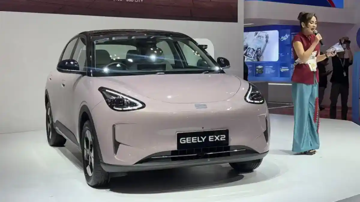 Geely EX2 Tak Bisa Diisi Daya Setelah Enam Hari, Pemilik Bawa Mobil ke Bengkel