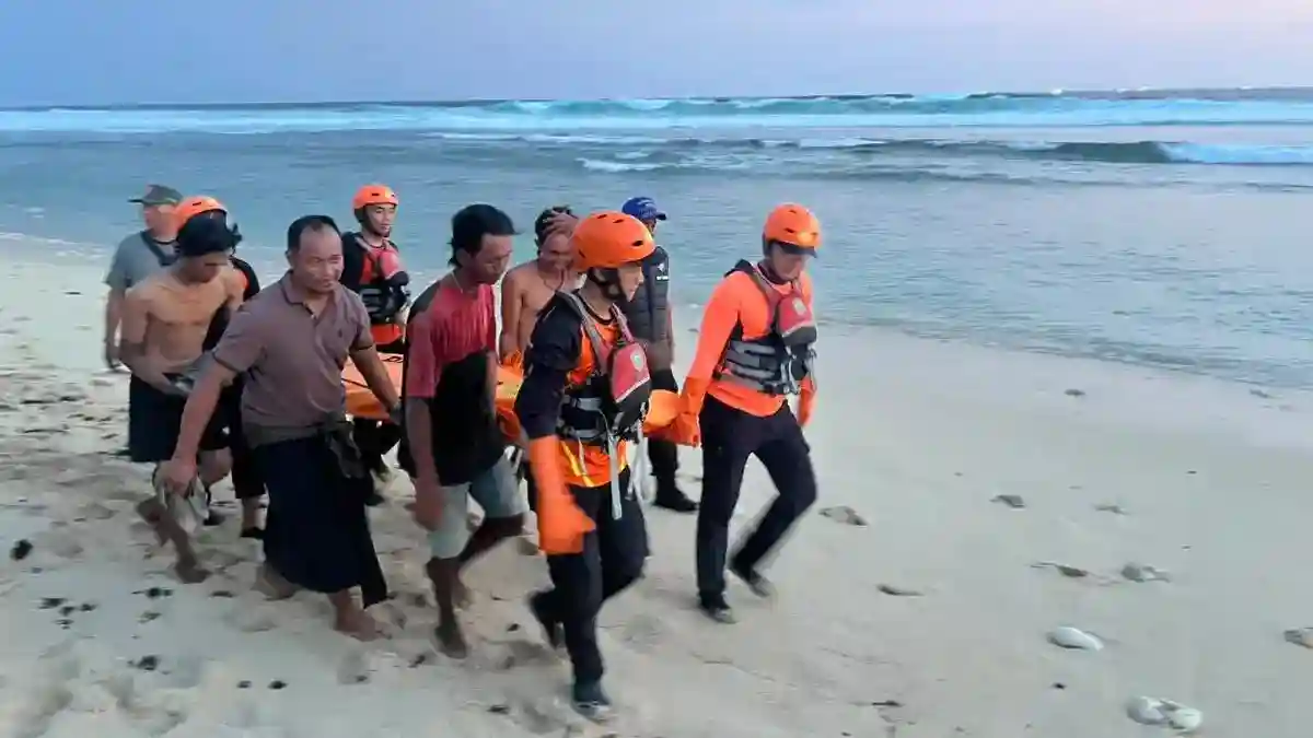 Jenazah Perempuan Tanpa Identitas Dievakuasi dari Pantai Nyang-Nyang