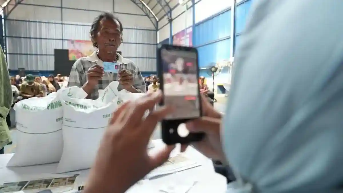 Bantuan Beras untuk 33,2 Juta Keluarga Dikebut, Pemerintah Siapkan Skema Stabilisasi Harga