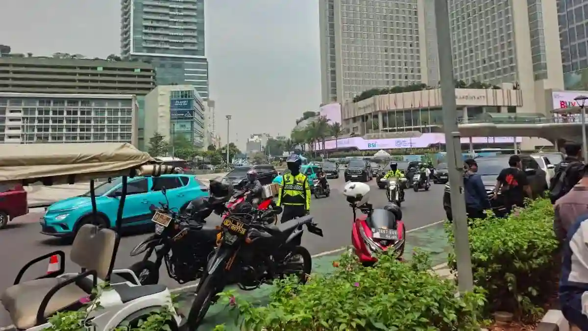 Pengamanan dan Lalu Lintas di Bundaran HI Menjelang Aksi 28 Oktober