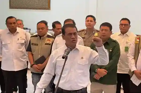 Amran Sanksi 10 Pejabat Bulog dan Bapanas dalam Kasus Beras SPHP