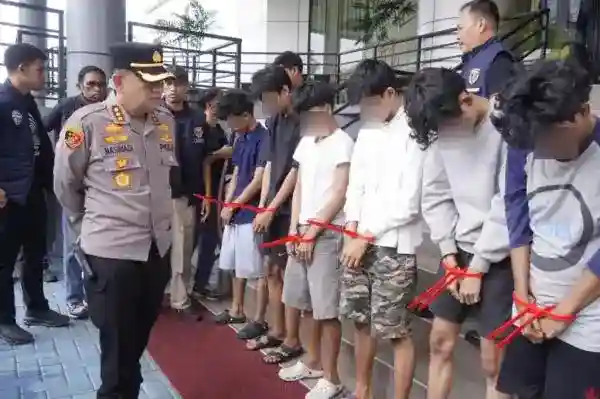 Polisi Tangkap 19 Orang Usai Tawuran Maut di Kebon Jeruk