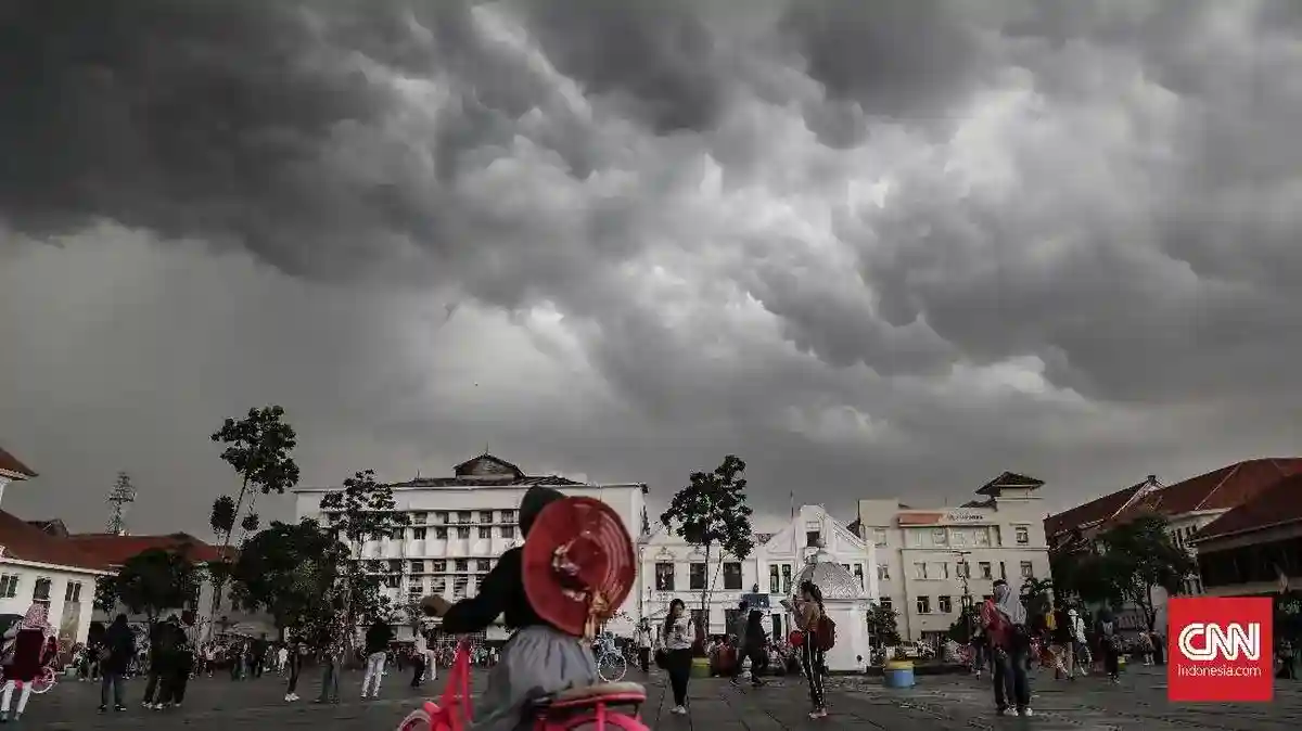 Awan Konvektif Menguat di Jawa dan Aceh, Tiga Ancaman Cuaca Perlu Diwaspadai