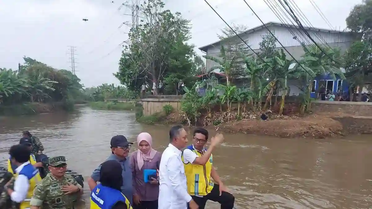 Pendangkalan dan Penyempitan Kali Angke Jadi Sorotan Penanganan Banjir Tangerang